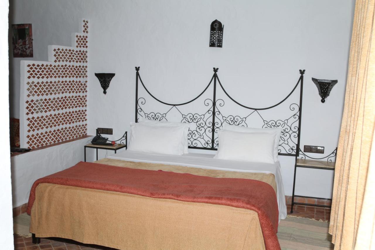Hotel Mandy Tetouan Bagian luar foto