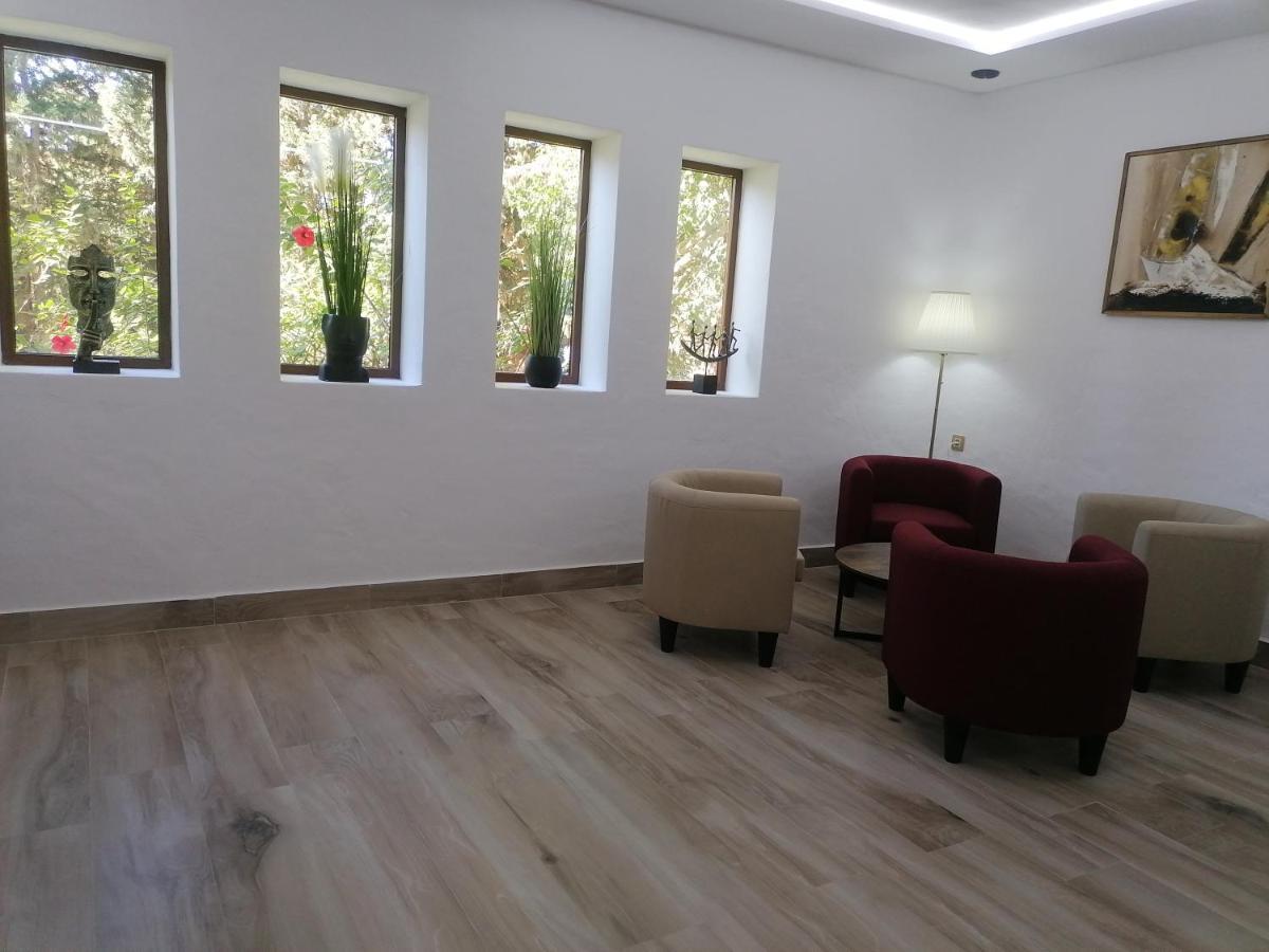 Hotel Mandy Tetouan Bagian luar foto
