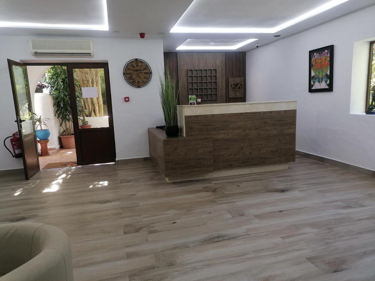 Hotel Mandy Tetouan Bagian luar foto