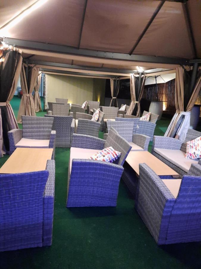 Hotel Mandy Tetouan Bagian luar foto